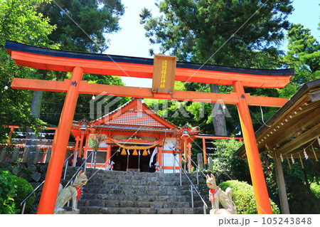 浮羽稲荷神社 本殿と鳥居 浮羽稲荷神社 本殿と鳥居 105243848