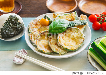 ズッキーニのフリット 105247057