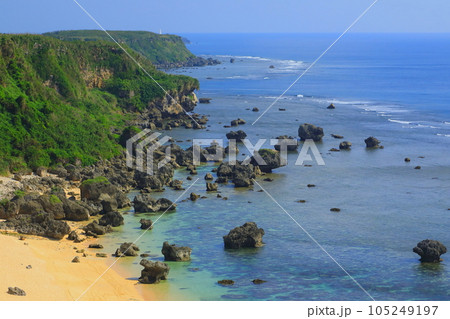 宮古ブルーの海と東平安名崎(宮古島) 宮古ブルーの海と東平安名崎(宮古島) 105249197