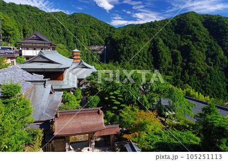 那智山青岸渡寺より望む那智の滝 105251113