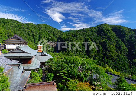 那智山青岸渡寺より望む那智の滝 105251114