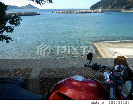 MOTOGUZZIで海沿いを走る 105253183