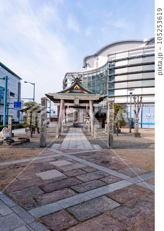 尾道駅前の蘇和稲荷神社（広島県尾道市） 105253619
