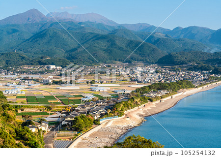 千々石展望台から千々石海水浴場の眺め 【長崎県雲仙市】 千々石展望台から千々石海水浴場の眺め 【長崎県雲仙市】 105254132