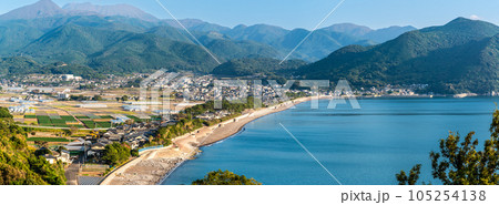 千々石展望台から千々石海水浴場の眺め　パノラマ　【長崎県雲仙市】 105254138