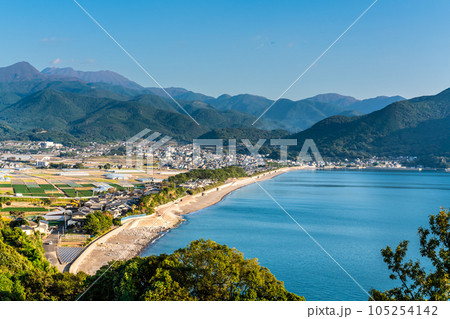 千々石展望台から千々石海水浴場の眺め　【長崎県雲仙市】 105254142