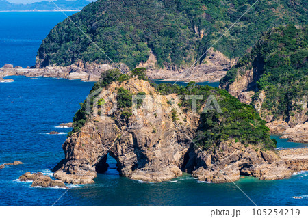 妙見浦 穴の口岩(象さん岩)【熊本県天草市】 妙見浦 穴の口岩(象さん岩)【熊本県天草市】 105254219