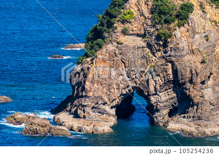 妙見浦　穴の口岩(象さん岩)【熊本県天草市】 105254236