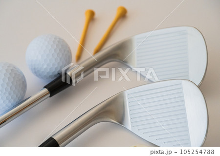 ゴルフクラブ ゴルフ道具 スポーツ 白背景イメージ素材 105254788