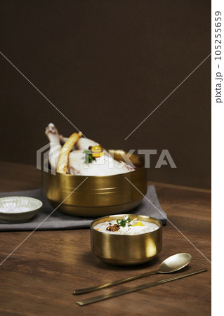 korean traditional food samgyetang and dakjuk, chicken soup with ginseng and chicken rice porridge 105255659