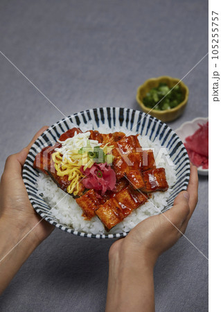 korean traditional food, rice with grilled eel 105255757