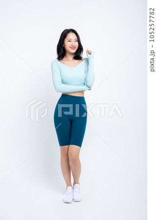 healthy beauty concept photo of korean asian beautiful woman with hand motion 105257782