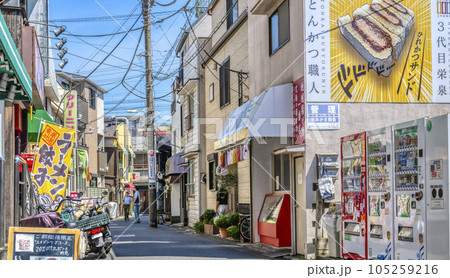 東京都大田区の都市風景　沼部駅 105259216