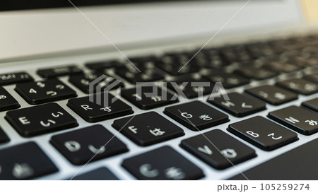 ノートパソコンのキーボード ノートパソコンのキーボード 105259274
