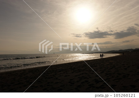 湘南平塚海岸の夕焼け 105260121