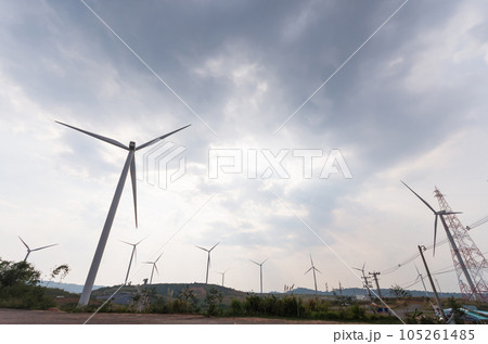 many wind turbines 105261485