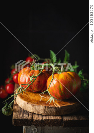 Mix colorful tomatoes Mix colorful tomatoes 105263379