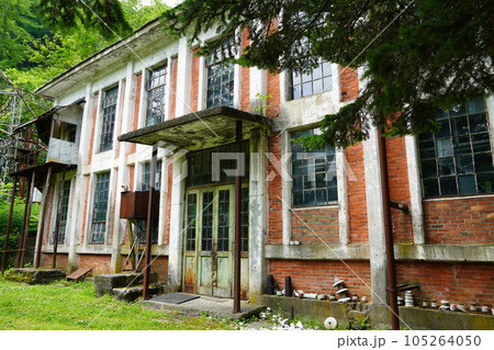 森の中の幌内変電所 105264050