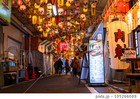 《大阪府》裏天満ちょうちん通り・飲み屋街 105266089