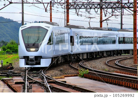 美しく輝く白磁の超豪華特急は日光・鬼怒川へ… 東武鉄道・新特急『スペーシアX』N100系 美しく輝く白磁の超豪華特急は日光・鬼怒川へ… 東武鉄道・新特急『スペーシアX』N100系 105269992