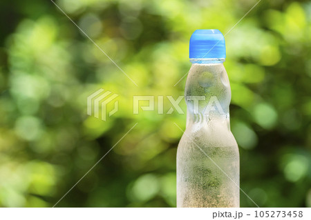 ラムネ瓶 未開栓のため中身が入ったままです。昭和レトロ - メルカリ