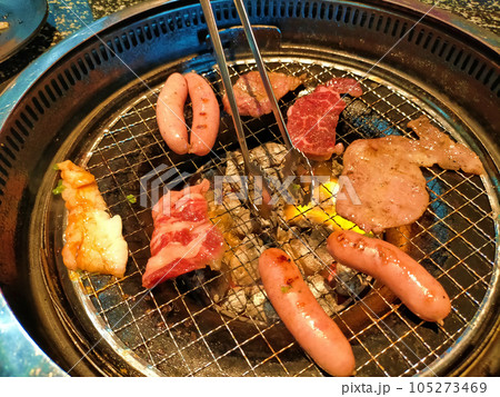 炭火で焼肉 105273469