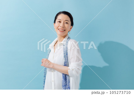 女性　ポートレート　ビューティー 105273710
