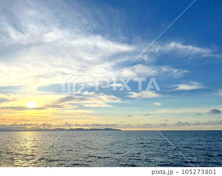 海に沈む夕日 海に沈む夕日 105273801