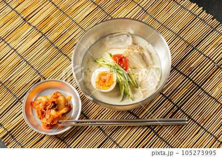 韓国豆乳麺　cold noodle dish in korean soy milk soup 105273995