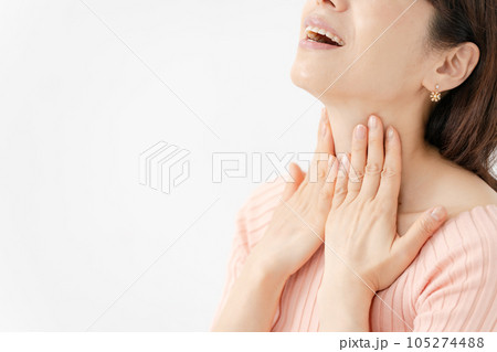 女性　リンパマッサージ 105274488