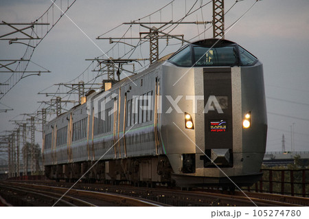 【鉄道写真】jr北海道　789系1000番代　豊幌ー江別、夕張川鉄橋にて 105274780