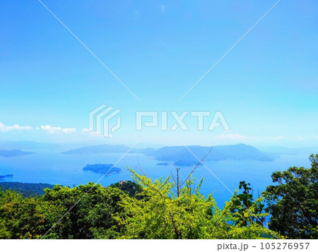 宮島 弥山の山頂からの風景2 宮島 弥山の山頂からの風景2 105276957