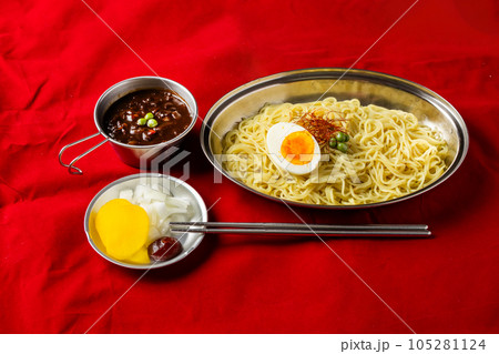 ground pork over wheat noodles(zhajiangmian) 105281124