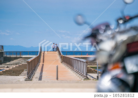 豊浦海浜公園　バイク　ツーリングスポット　カップル　男女 105281812