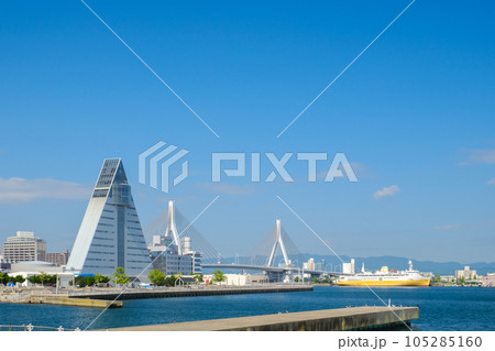 青森港国際中央埠頭から見た青森市中心市街地の風景 青森港国際中央埠頭から見た青森市中心市街地の風景 105285160