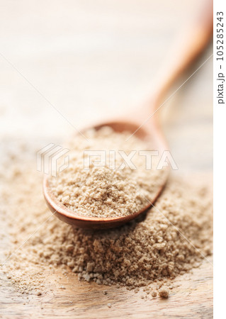 Hickory smoked  sea salt 105285243