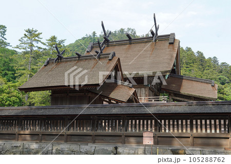 縁結びの神・福の神として名高い出雲大社（島根県出雲市） 105288762