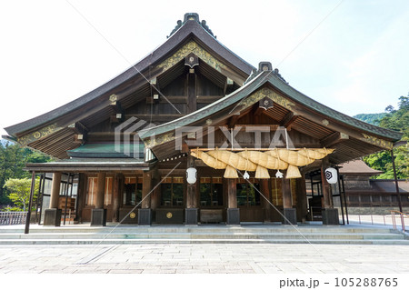縁結びの神・福の神として名高い出雲大社（島根県出雲市） 105288765