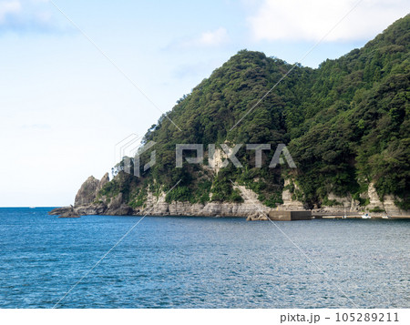 夏の日本海の海岸。(山陰地方) 夏の日本海の海岸。(山陰地方) 105289211