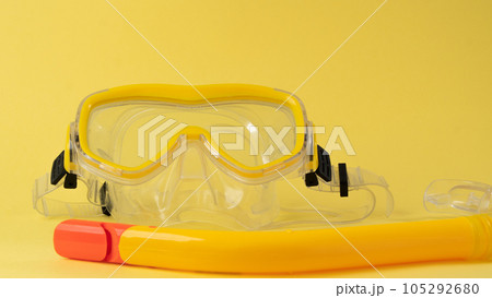 Underwater underwater breathing mask and snorkel, snorkeling kit Underwater underwater breathing mask and snorkel, snorkeling kit 105292680