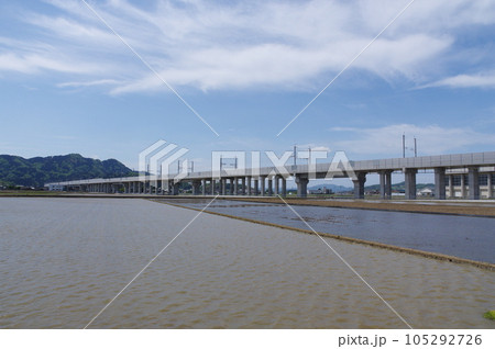 北陸新幹線   文殊山第2福井トンネル入口付近　福井市二上町　2023年5月 105292726