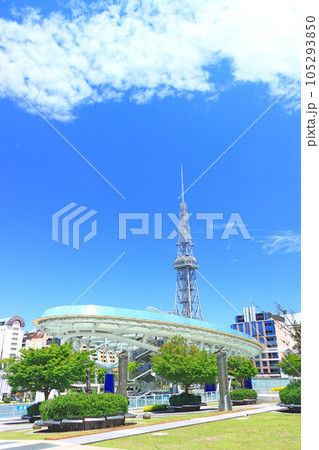 名古屋市、名古屋テレビ塔とオアシス21の風景 名古屋市、名古屋テレビ塔とオアシス21の風景 105293850