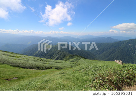 2023年7月の群馬県の谷川岳の登山道 2023年7月の群馬県の谷川岳の登山道 105295631