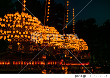 尾張津島天王祭、提灯の灯が揺らめく宵祭〈愛知県津島市〉 尾張津島天王祭、提灯の灯が揺らめく宵祭〈愛知県津島市〉 105297093