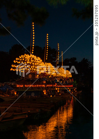 尾張津島天王祭、提灯の灯が揺らめく宵祭〈愛知県津島市〉 105297095