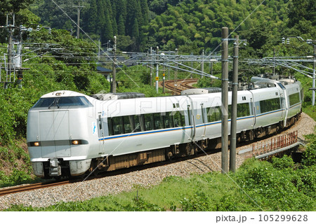 北陸本線　石動ー倶利伽羅　JR西日本　683系　S25+S05編成（金沢）　しらさぎ 105299628