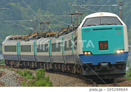 北陸本線 津幡ー倶利伽羅 JR東日本 485系 R22編成(新潟) 北越 北陸本線 津幡ー倶利伽羅 JR東日本 485系 R22編成(新潟) 北越 105299684