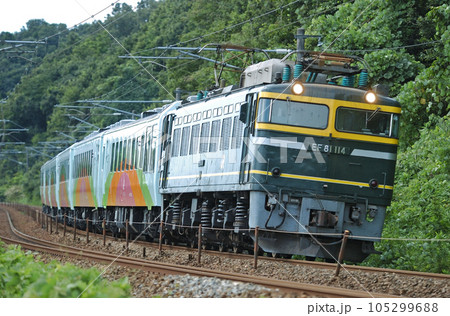 北陸本線　津幡ー倶利伽羅　JR西日本　EF81-114＋12系（岡山）　ゆうゆうサロン岡山 105299688