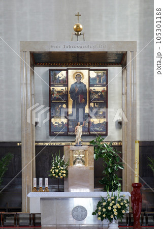 High altar in the parish church of Saint Anthony of Padua in Zagreb, Croatia High altar in the parish church of Saint Anthony of Padua in Zagreb, Croatia 105301188