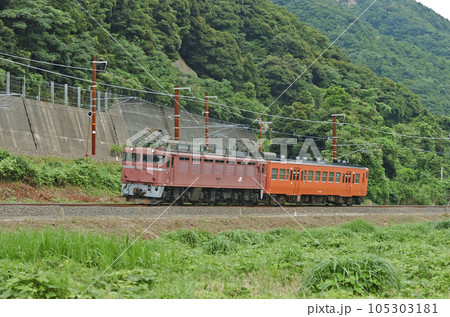 北陸本線　新疋田ー敦賀　JR西日本　EF81-46（敦賀）＋キハ47-2005（後藤） 105303181